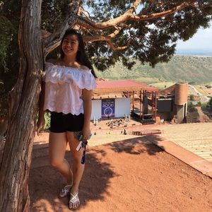 Meet your Posher, Lauren